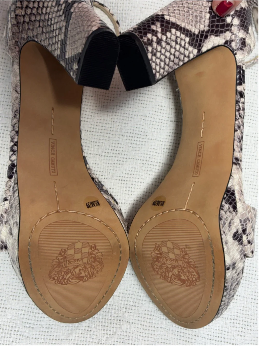 Vince Camuto Snakeskin Python Leather Sathina Block Heel Platform Sandal 8.5 EUC